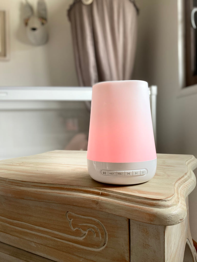 Máquina de Ruido blanco y Lámpara de noche manejable por wifi.