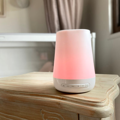 Máquina de Ruido blanco y Lámpara de noche manejable por wifi.