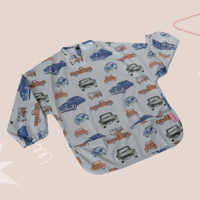 Babero con mangas Autos